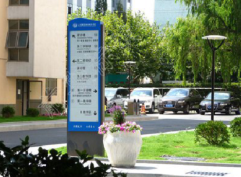 景东哪些因素影响宣传栏的制作？